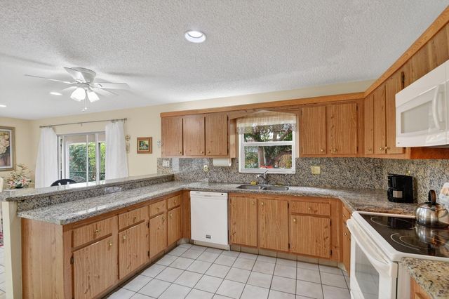 6730 Starkeys Place, Lake Worth, FL 33467