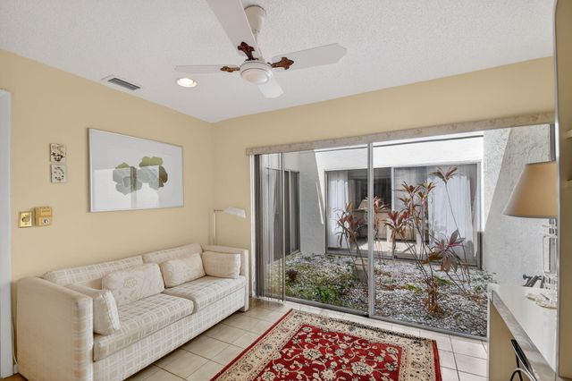 6730 Starkeys Place, Lake Worth, FL 33467