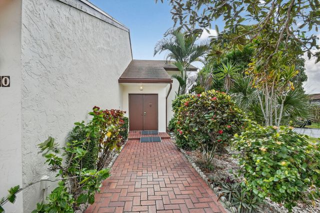 6730 Starkeys Place, Lake Worth, FL 33467