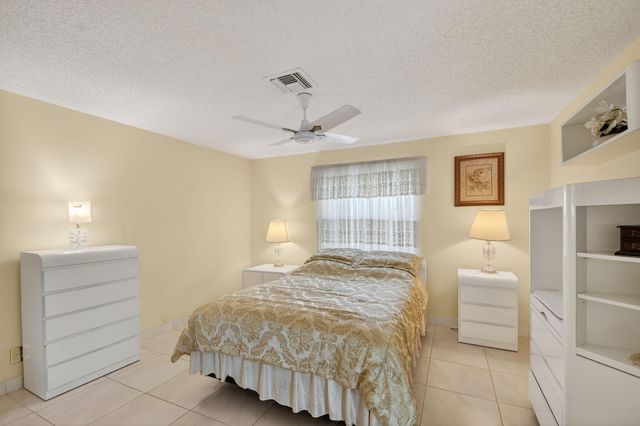 6730 Starkeys Place, Lake Worth, FL 33467