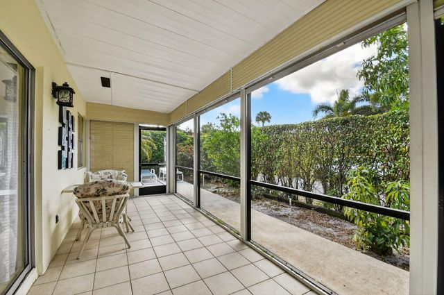 6730 Starkeys Place, Lake Worth, FL 33467