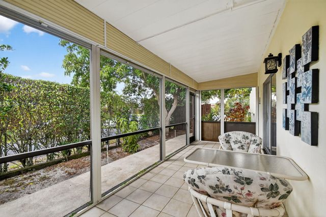 6730 Starkeys Place, Lake Worth, FL 33467