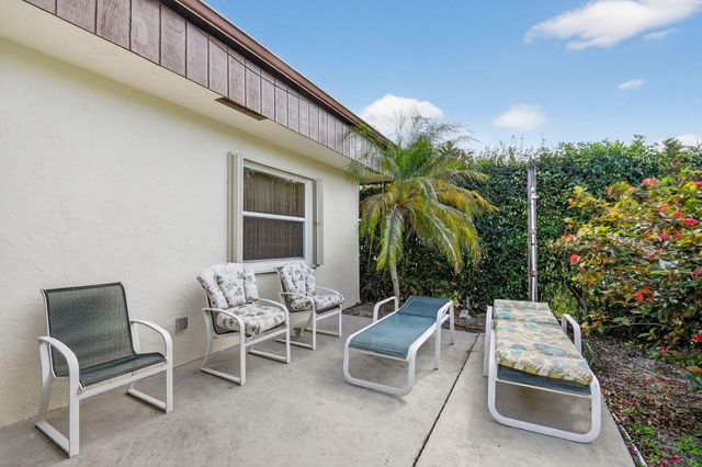 6730 Starkeys Place, Lake Worth, FL 33467