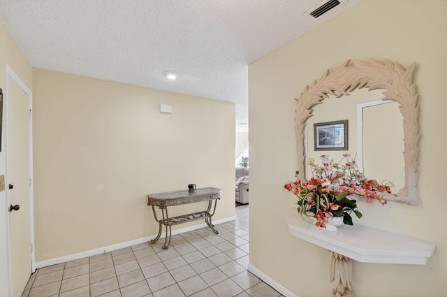6730 Starkeys Place, Lake Worth, FL 33467