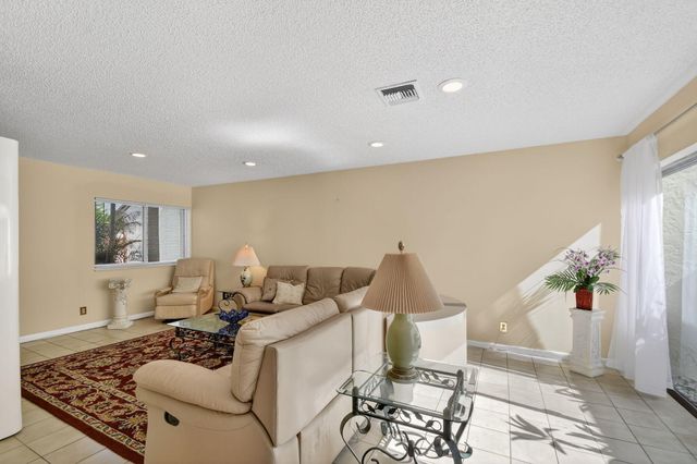 6730 Starkeys Place, Lake Worth, FL 33467