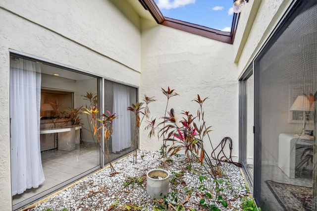 6730 Starkeys Place, Lake Worth, FL 33467