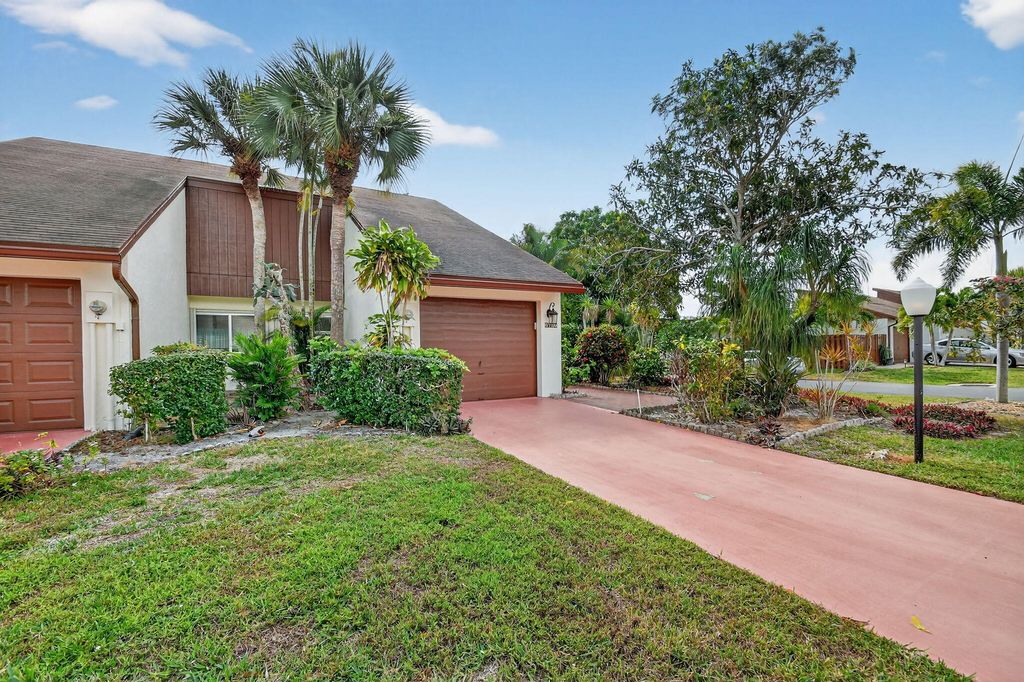 6730 Starkeys Place, Lake Worth, FL 33467