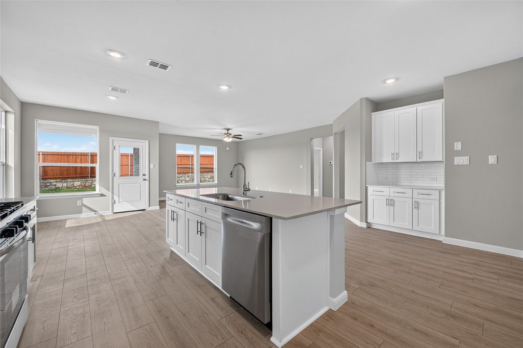 700 CELESTIAL Way, Fort Worth, TX 76008 — photo 5