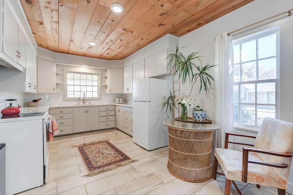 2401 28th Street, Lubbock, TX 79411