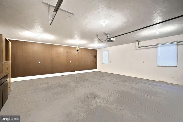 1317 MANOR RD, Windsor, PA 17366