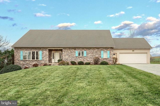 1317 MANOR RD, Windsor, PA 17366