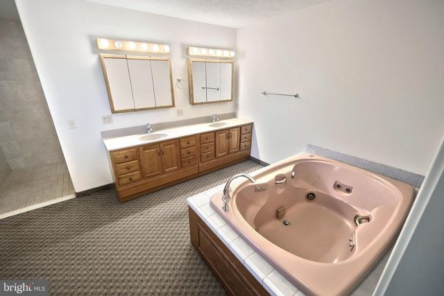 1317 MANOR RD, Windsor, PA 17366