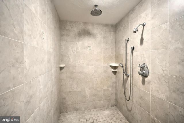 1317 MANOR RD, Windsor, PA 17366