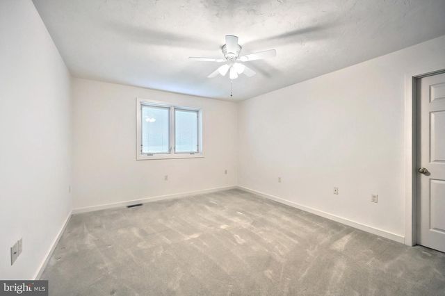 1317 MANOR RD, Windsor, PA 17366