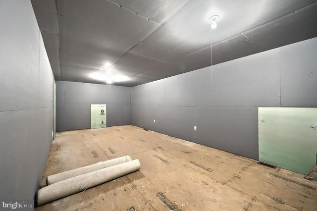 1317 MANOR RD, Windsor, PA 17366