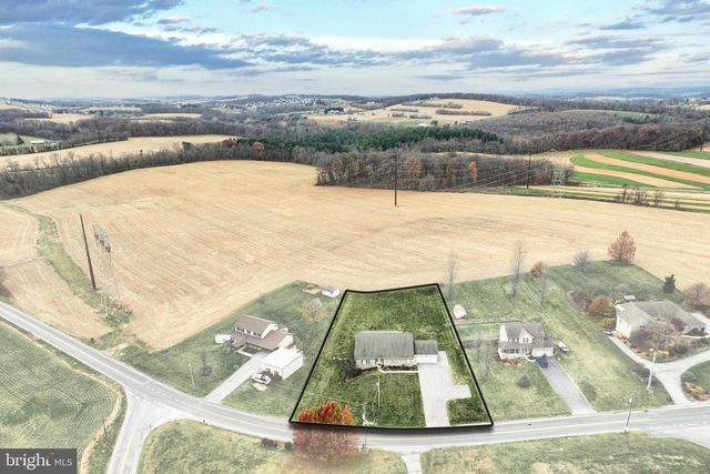 1317 MANOR RD, Windsor, PA 17366