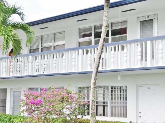 235 Northampton L 235, West Palm Beach, FL 33417