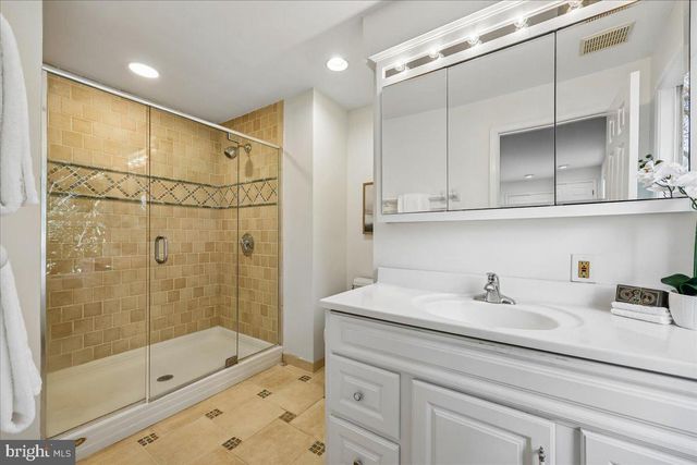 9814 GARTRELL PL, Kensington, MD 20895