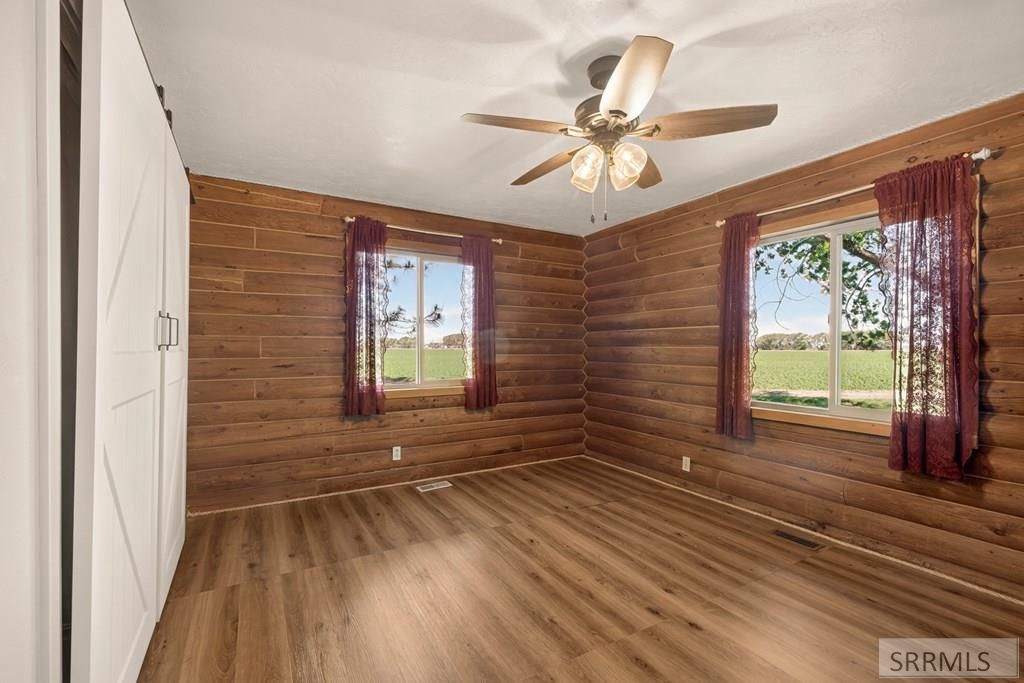 Image 17 of property listing at 948 E 900 N, Shelley, ID 83274