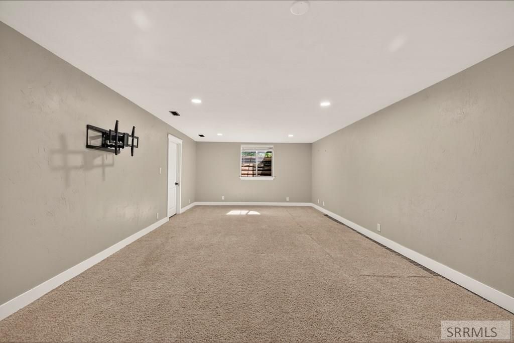 Image 23 of property listing at 948 E 900 N, Shelley, ID 83274
