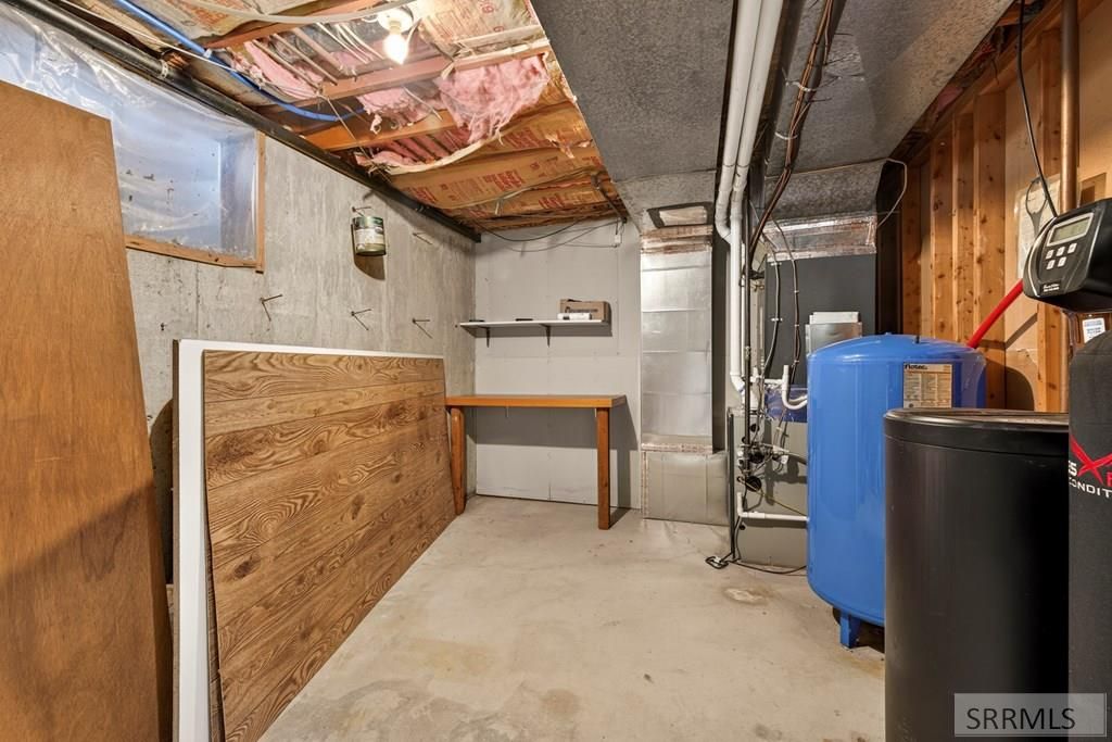Image 29 of property listing at 948 E 900 N, Shelley, ID 83274