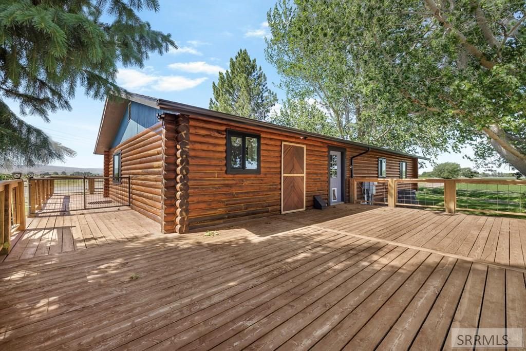 Image 32 of property listing at 948 E 900 N, Shelley, ID 83274
