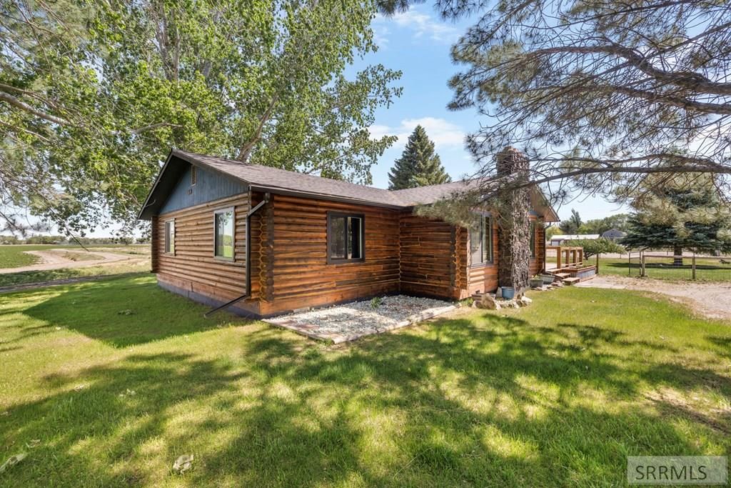 Image 34 of property listing at 948 E 900 N, Shelley, ID 83274