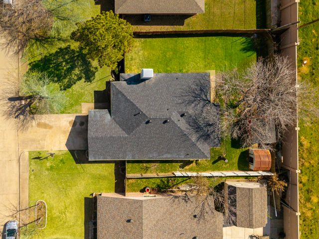 709 Raywood Drive, Grand Prairie, TX 75052
