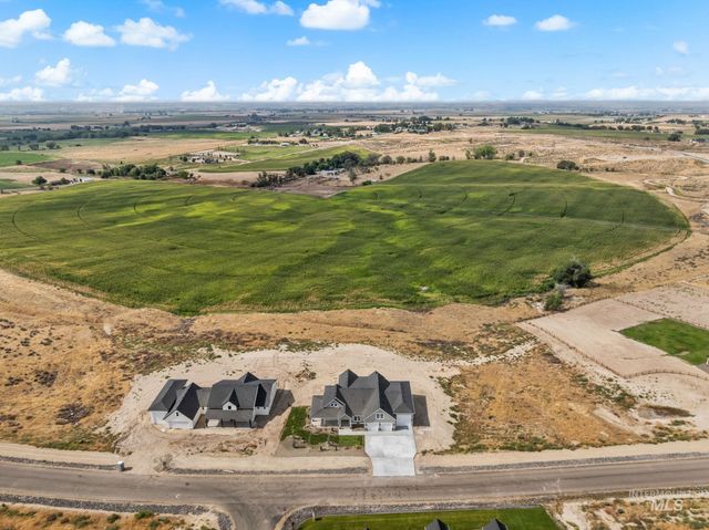 27387 Iron Horse Dr, Caldwell, ID 83607