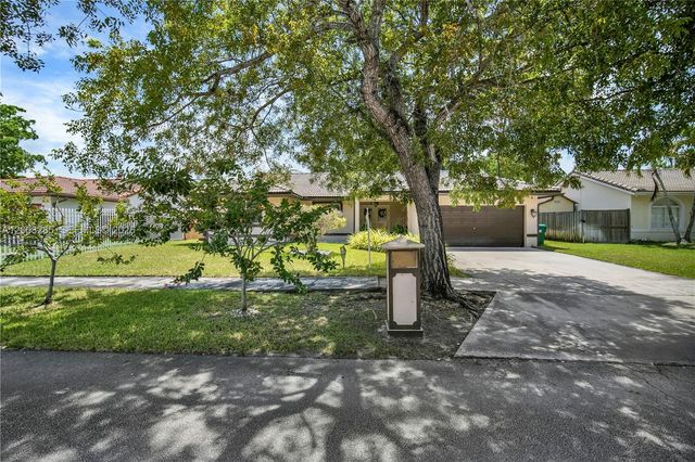20533 SW 132nd Ave, Miami, FL 33177