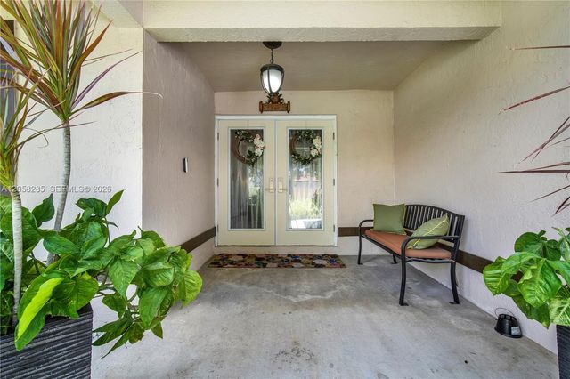 20533 SW 132nd Ave, Miami, FL 33177