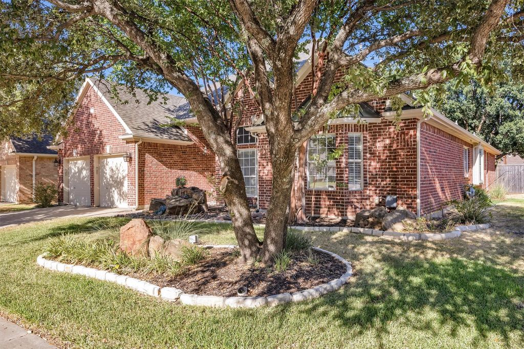 2904 Parkhaven Drive, Flower Mound, TX 75022 — exterior