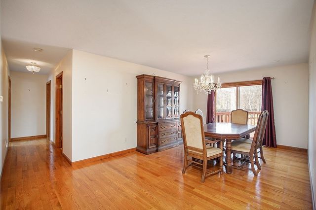 62 Parenteau Ct, Chicopee, MA 01020