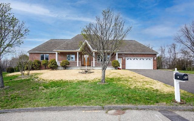 62 Parenteau Ct, Chicopee, MA 01020