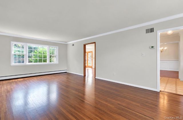 15 Tobi Lane, East Setauket, NY 11733