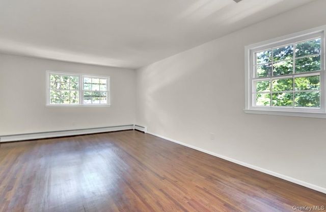 15 Tobi Lane, East Setauket, NY 11733