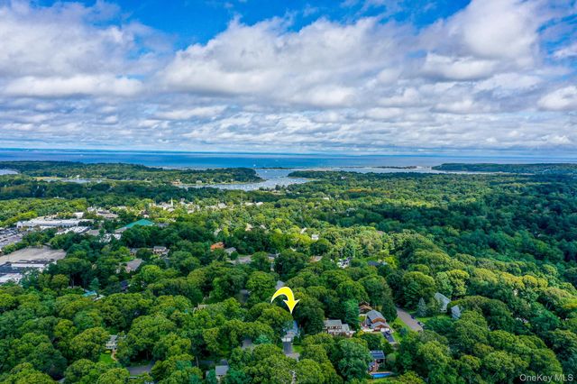 15 Tobi Lane, East Setauket, NY 11733