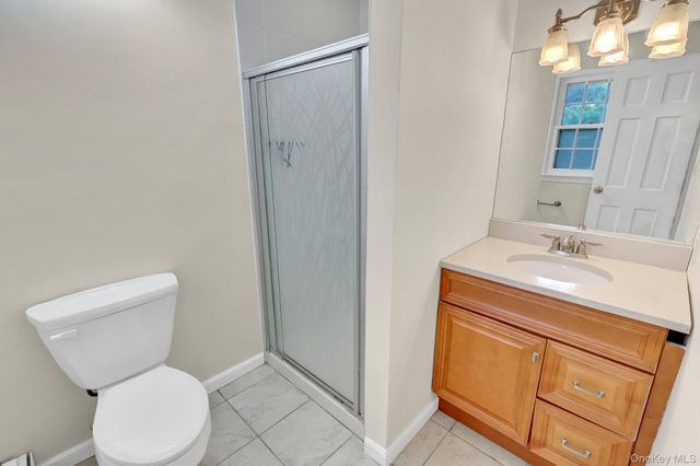 15 Tobi Lane, East Setauket, NY 11733