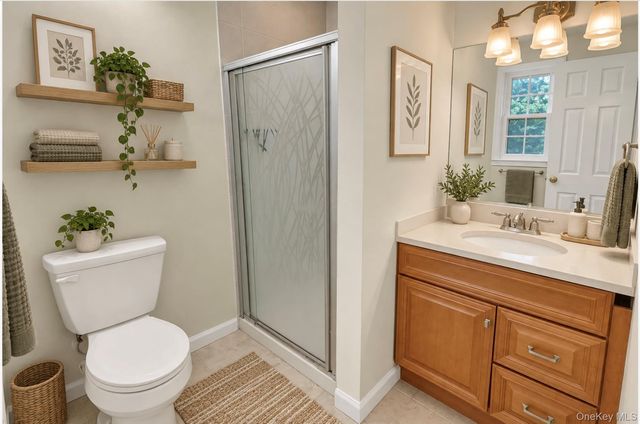 15 Tobi Lane, East Setauket, NY 11733