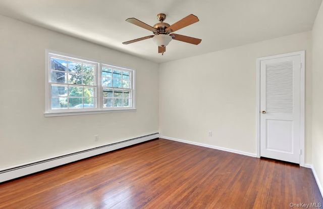 15 Tobi Lane, East Setauket, NY 11733