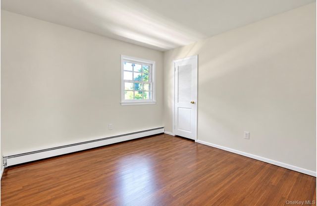 15 Tobi Lane, East Setauket, NY 11733