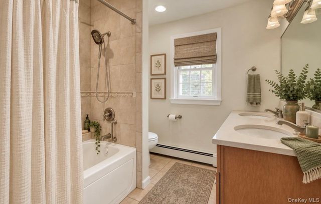 15 Tobi Lane, East Setauket, NY 11733
