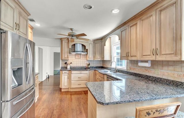 15 Tobi Lane, East Setauket, NY 11733