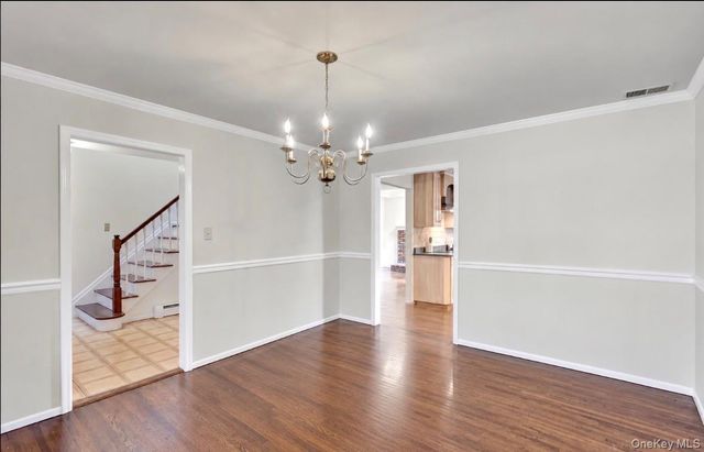 15 Tobi Lane, East Setauket, NY 11733