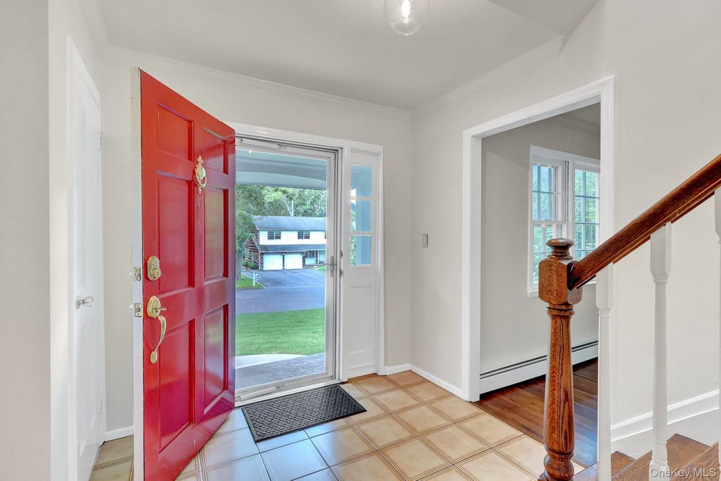 15 Tobi Lane, East Setauket, NY 11733 — photo 5
