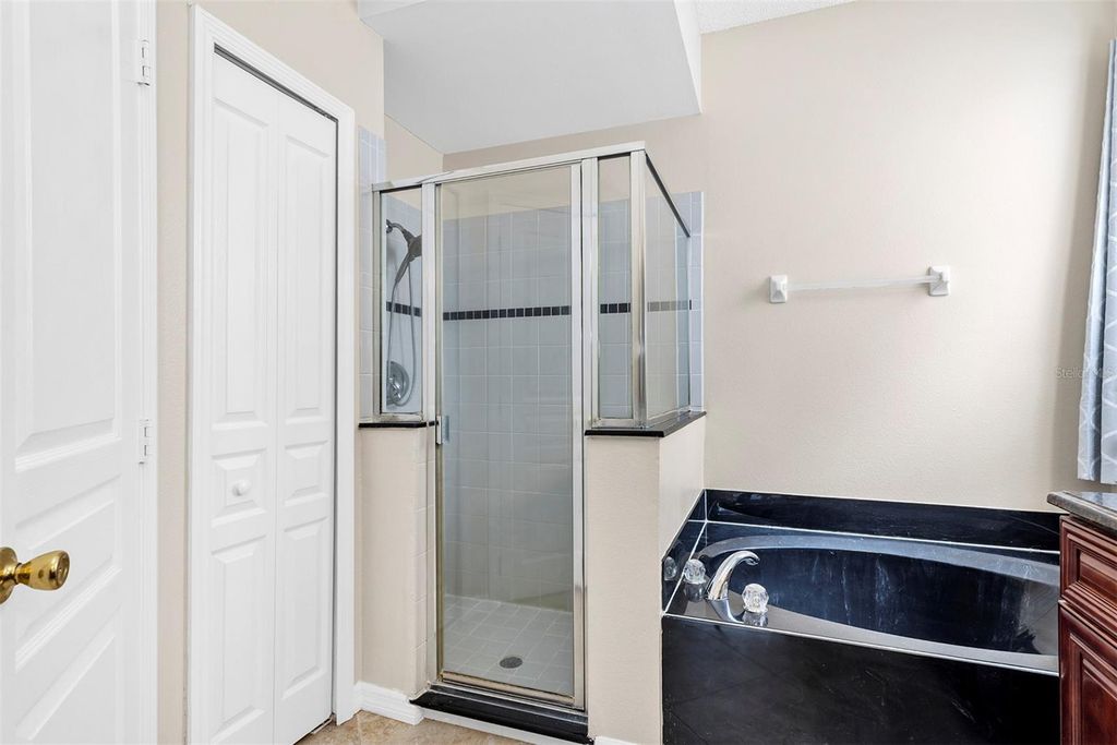 Image 23 of property listing at 4908 OLDE KERRY DRIVE, Orlando, FL 32837