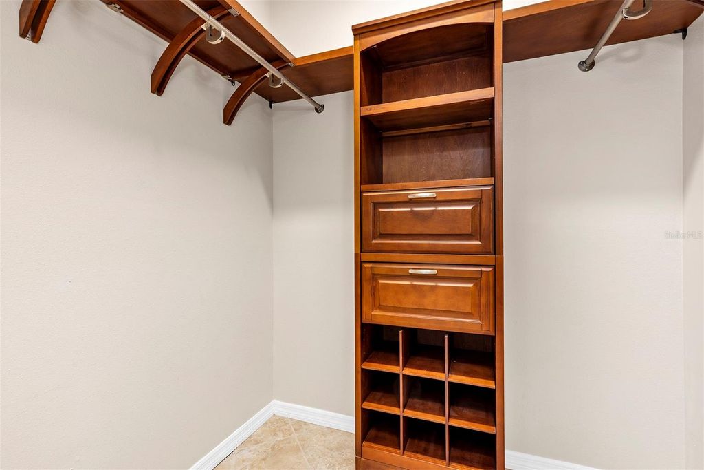 Image 24 of property listing at 4908 OLDE KERRY DRIVE, Orlando, FL 32837