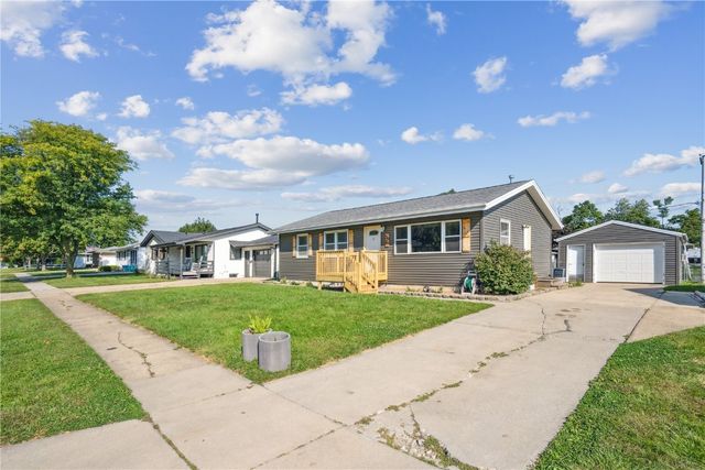 3030 18th Ave, Marion, IA 52302