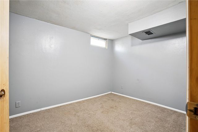 3030 18th Ave, Marion, IA 52302