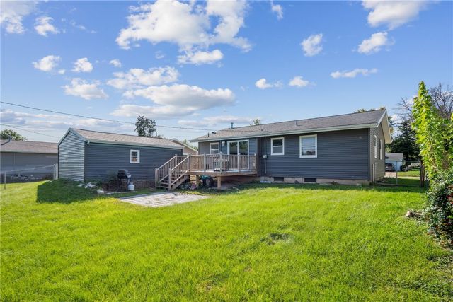 3030 18th Ave, Marion, IA 52302